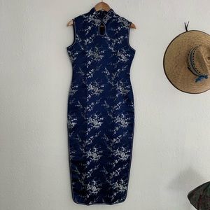 🌸 Royal blue Chinese floral dress Size 6 US